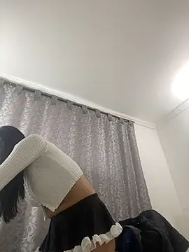 Snapshot of ELY_FE_ chatting on 06/19/26, 01:37 ELY FE online show from 06/19/26, 01:37