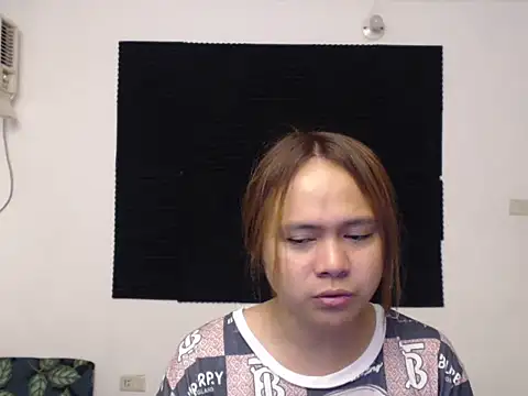 AlluringModel online show from 05/01/26, 07:35