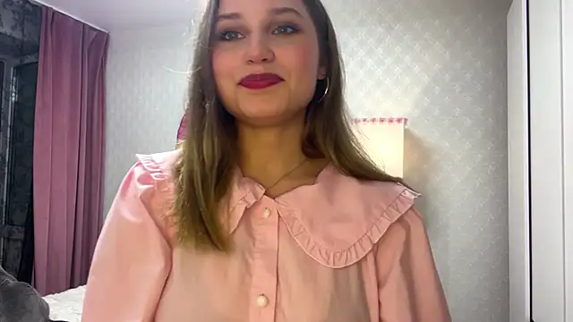 Snapshot of Bella__Ray chatting on 06/11/26, 06:39 Bella Ray online show from 06/11/26, 06:39
