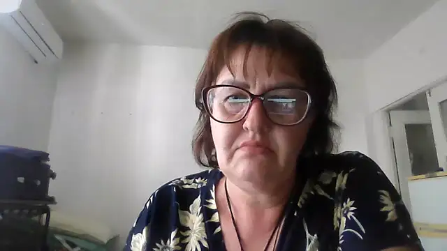 Snapshot of ErikaXShine chatting on 06/18/26, 11:58 ErikaXShine online show from 06/18/26, 11:58