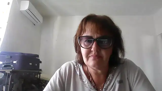 Snapshot of ErikaXShine chatting on 06/22/26, 12:13 ErikaXShine online show from 06/22/26, 12:13