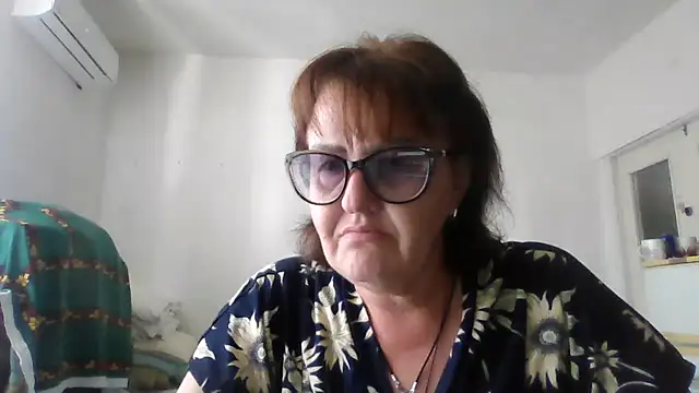 Snapshot of ErikaXShine chatting on 06/23/26, 11:41 ErikaXShine online show from 06/23/26, 11:41