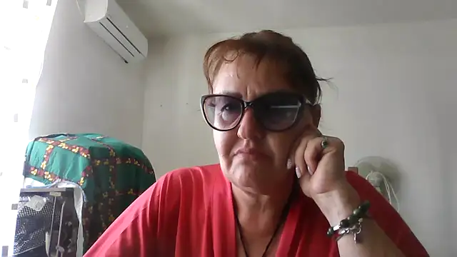 Snapshot of ErikaXShine chatting on 06/25/26, 12:09 ErikaXShine online show from 06/25/26, 12:09