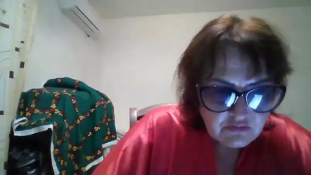 Snapshot of ErikaXShine chatting on 06/26/26, 08:13 ErikaXShine online show from 06/26/26, 08:13