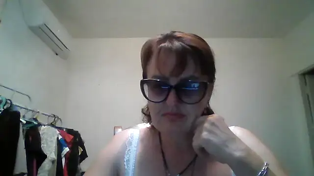 Snapshot of ErikaXShine chatting on 07/27/26, 07:21 ErikaXShine online show from 07/27/26, 07:21