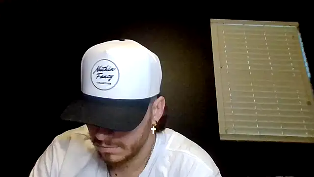 Snapshot of Mikecloudyhawk chatting on 06/22/26, 03:25 Mikecloudyhawk online show from 06/22/26, 03:25