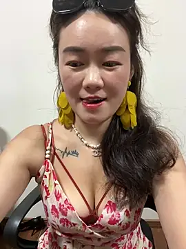 Snapshot of mollymm chatting on 07/02/26, 12:55 mollymm online show from 07/02/26, 12:55