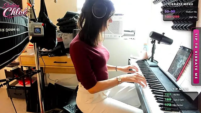 itschloelaurent online show from 06/27/26, 05:18