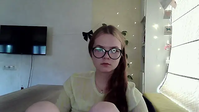AvrilGillig online show from 06/25/26, 06:07