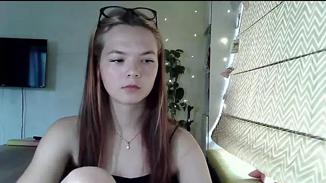 AvrilGillig online show from 07/13/26, 09:23