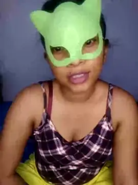Snapshot of sldoni chatting on 06/25/26, 11:20 sldoni online show from 06/25/26, 11:20