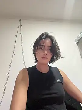 Snapshot of sweetchloe__ chatting on 06/11/26, 11:47 sweetchloe online show from 06/11/26, 11:47