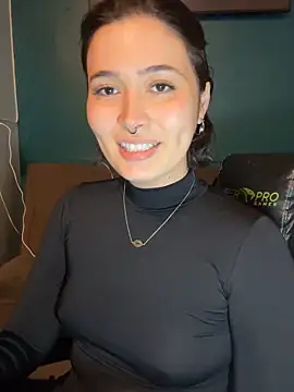 Snapshot of sweetchloe__ chatting on 06/19/26, 08:34 sweetchloe online show from 06/19/26, 08:34