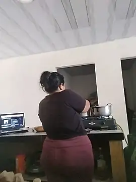 MiaBloom0 online show from 07/28/26, 04:39