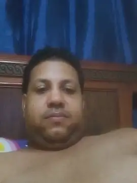 Snapshot of BustlingShirt chatting on 06/14/26, 01:58 BustlingShirt online show from 06/14/26, 01:58