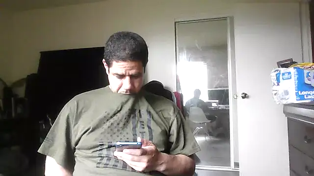Snapshot of toosexy4myshirt chatting on 06/23/26, 01:53 toosexy4myshirt online show from 06/23/26, 01:53