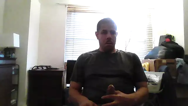 Snapshot of toosexy4myshirt chatting on 07/14/26, 12:13 toosexy4myshirt online show from 07/14/26, 12:13