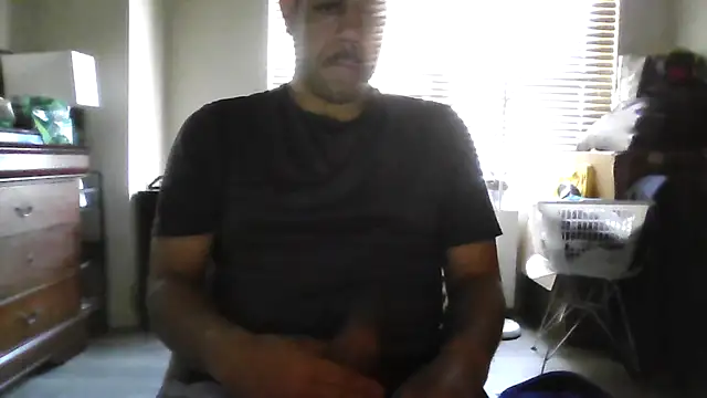 Snapshot of toosexy4myshirt chatting on 07/14/26, 10:21 toosexy4myshirt online show from 07/14/26, 10:21