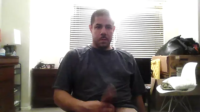 Snapshot of toosexy4myshirt chatting on 07/17/26, 05:14 toosexy4myshirt online show from 07/17/26, 05:14