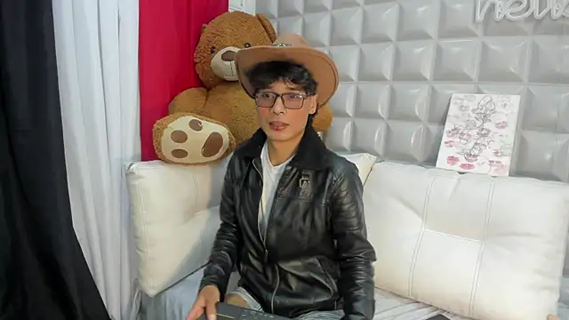 Snapshot of maximo_2019 chatting on 07/15/26, 04:56 maximo 2019 online show from 07/15/26, 04:56