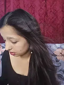 Snapshot of Queen_Rosyy chatting on 07/20/26, 04:27 Queen Rosyy online show from 07/20/26, 04:27