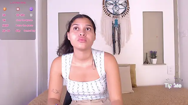 Snapshot of Kitty_Desire2 chatting on 07/02/26, 12:44 Kitty Desire2 online show from 07/02/26, 12:44
