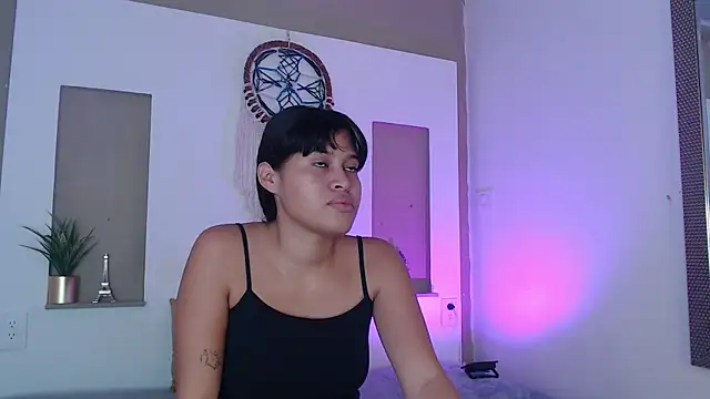 Snapshot of Kitty_Desire2 chatting on 07/21/26, 12:40 Kitty Desire2 online show from 07/21/26, 12:40