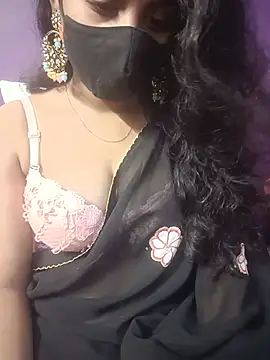 Snapshot of Clara-Lilly chatting on 07/18/26, 07:34 Clara-Lilly online show from 07/18/26, 07:34