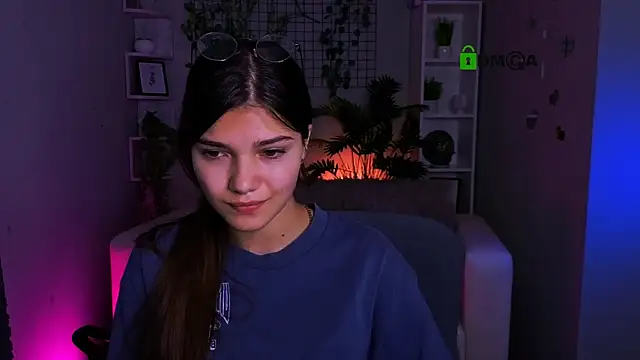 Snapshot of kiaraa_belle chatting on 06/19/26, 10:19 kiaraa belle online show from 06/19/26, 10:19