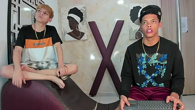 Snapshot of BLACK_AND_WHITET chatting on 07/18/26, 01:32 BLACK AND WHITET online show from 07/18/26, 01:32