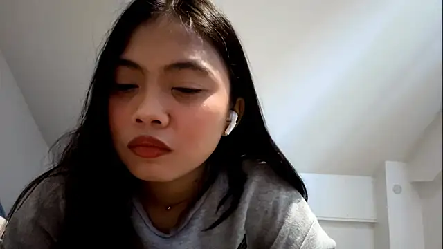 Snapshot of LelaZmiejko chatting on 06/12/26, 05:06 LelaZmiejko online show from 06/12/26, 05:06