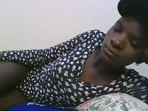 Snapshot of ebonypetite2 chatting on 06/30/26, 03:29 ebonypetite2 online show from 06/30/26, 03:29