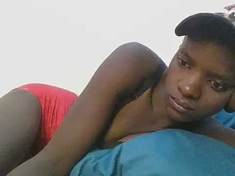 Snapshot of ebonypetite2 chatting on 07/08/26, 04:17 ebonypetite2 online show from 07/08/26, 04:17