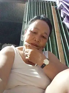 Snapshot of lylylai chatting on 06/18/26, 12:42 lylylai online show from 06/18/26, 12:42