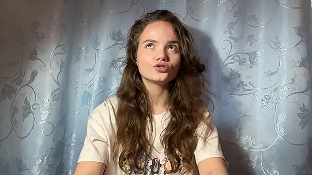 MandaLippeatt online show from 06/09/26, 04:29