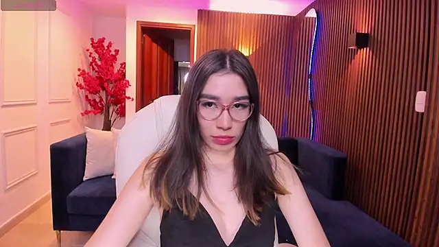 Snapshot of Emma_caarter_ chatting on 07/15/26, 03:01 Emma caarter online show from 07/15/26, 03:01