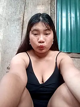 Snapshot of Emelyzz chatting on 06/22/26, 10:12 Emelyzz online show from 06/22/26, 10:12