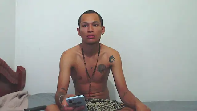Snapshot of DimonDaniel chatting on 06/17/26, 04:30 DimonDaniel online show from 06/17/26, 04:30