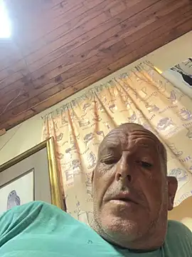 Snapshot of GeldenKuy chatting on 07/10/26, 10:40 GeldenKuy online show from 07/10/26, 10:40