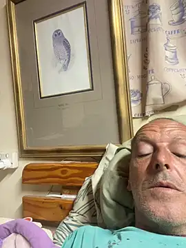Snapshot of GeldenKuy chatting on 07/10/26, 11:18 GeldenKuy online show from 07/10/26, 11:18