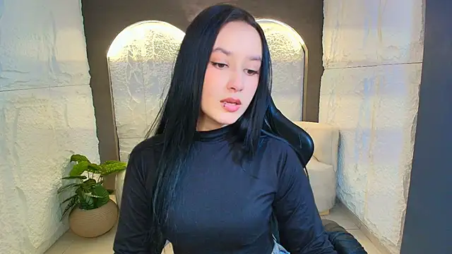 Aleja r  online show from 07/21/26, 07:38