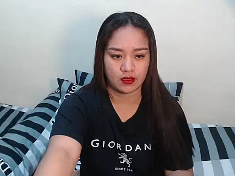 Snapshot of GorgeousPinay_x chatting on 07/18/26, 01:10 GorgeousPinay x online show from 07/18/26, 01:10