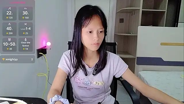 Snapshot of xiaoyu-22 chatting on 06/10/26, 08:13 xiaoyu-22 online show from 06/10/26, 08:13