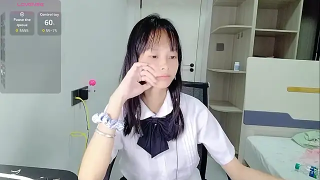Snapshot of xiaoyu-22 chatting on 06/11/26, 01:27 xiaoyu-22 online show from 06/11/26, 01:27