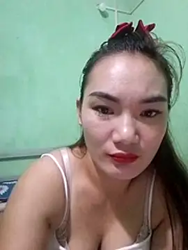 Snapshot of Voiva11 chatting on 06/26/26, 11:09 Voiva11 online show from 06/26/26, 11:09