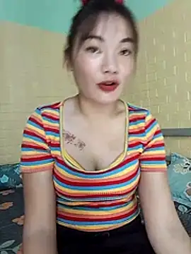 Snapshot of Voiva11 chatting on 07/23/26, 01:58 Voiva11 online show from 07/23/26, 01:58