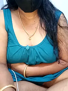 Snapshot of tamil_sarah chatting on 06/12/26, 03:55 tamil sarah online show from 06/12/26, 03:55