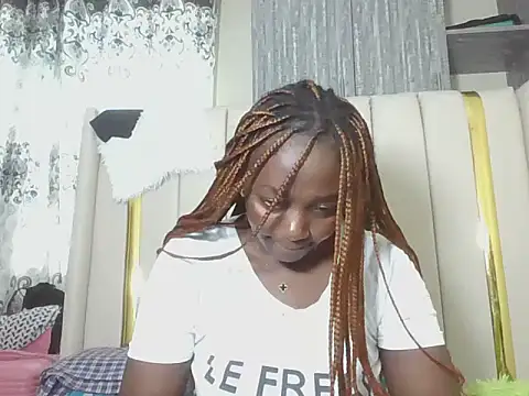 Snapshot of Creamysexymesy chatting on 06/11/26, 11:19 Creamysexymesy online show from 06/11/26, 11:19