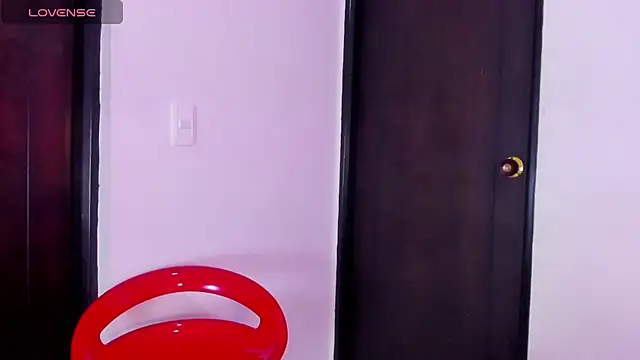 Snapshot of kataleya_saenz1 chatting on 06/27/26, 12:44 kataleya saenz1 online show from 06/27/26, 12:44