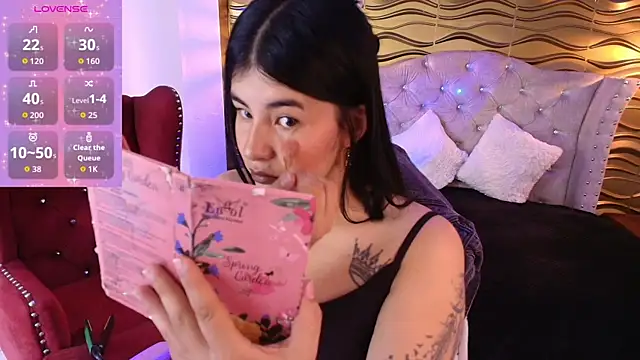 Snapshot of _Ninaharpper chatting on 06/26/26, 01:04 Ninaharpper online show from 06/26/26, 01:04